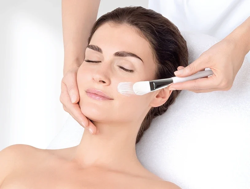 Soin du visage Guinot : masque appliqué au pinceau